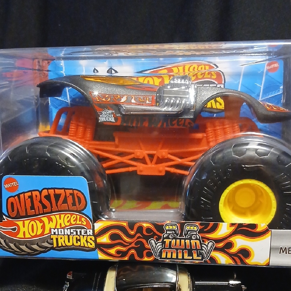 Twin Mill Oversized Hot Wheels Monster Truck Gray BODY & ORANGE CHASSIS